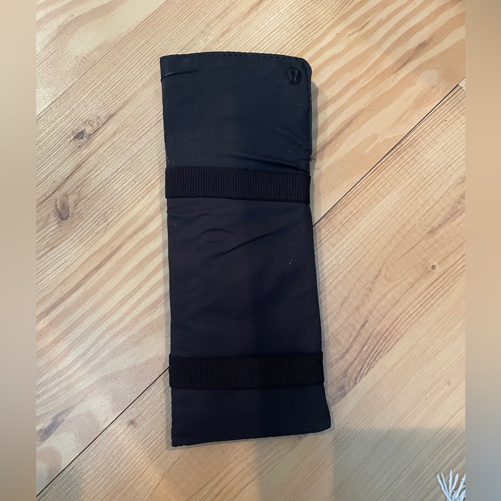 Lululemon flat iron travel holder